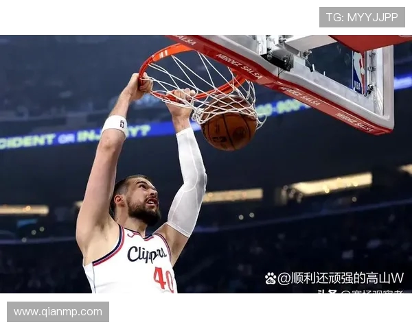 火箭队与国王队激战正酣2月7日精彩对决展现篮球魅力