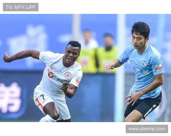 迈尼昂的崛起与挑战：解析这位门将如何重塑球队防线的未来