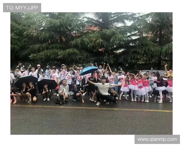 深圳街舞队的心理素质揭秘:舞动背后的坚持与激情 深圳街舞队的心理素质揭秘:舞动背后的坚持与激情